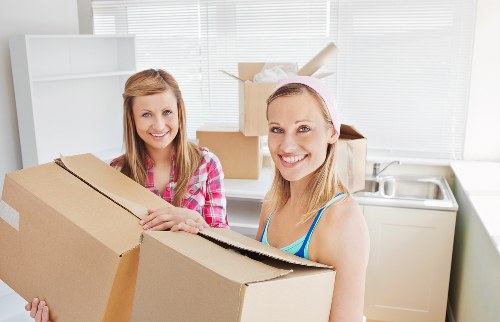 Professional movers navigating busy streets in Kings Cross